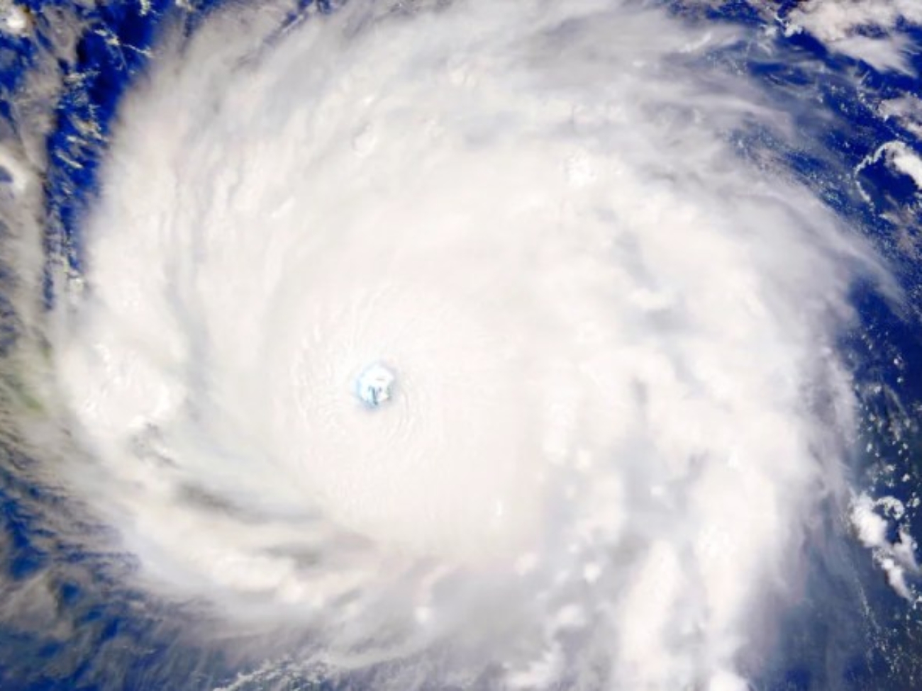 ojo-huracan-GettyImages-1337837854-copy