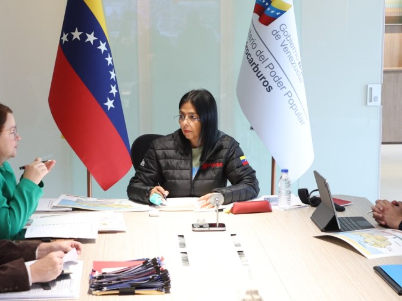reunion-de-trabajo-dominical-con-el-consejo-de-viceministros-del-sector-hidrocarburos-42532