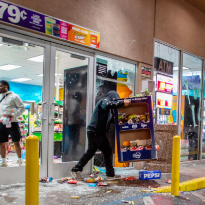 vandalismo-en-las-calles-por-protestas-en-los-angeles-42932