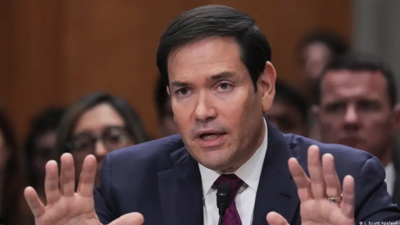 Rubio comparece ante el Comité de Relaciones Exteriores del Senado para explicar la política de Trump hacia Venezuela tras el arresto de Maduro, en el Capitolio, Washington (