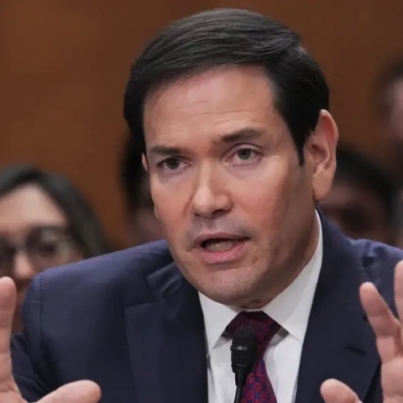 Rubio comparece ante el Comité de Relaciones Exteriores del Senado para explicar la política de Trump hacia Venezuela tras el arresto de Maduro, en el Capitolio, Washington (