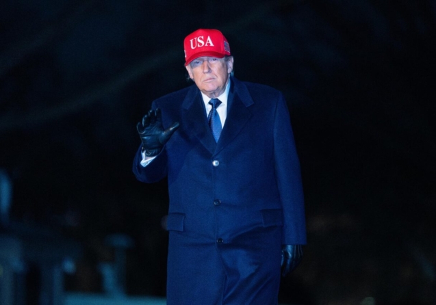 El presidente de Estados Unidos, Donald J. Trump, regresa a la Casa Blanca en Washington, D.C., EE. UU., el 1 de marzo de 2026.EFE/AARON SCHWARTZ