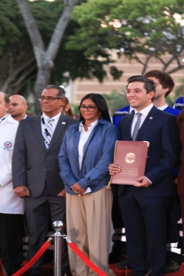 presidenta-encargada-promulga-ley-de-la-cruz-roja-57474