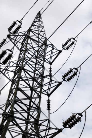 A high-voltage tower is pictured at the Waraira Repano hill, also known as "El Avila," in Caracas on August 31, 2024. Power was restored across Venezuela on Saturday morning, after a massive 12-hour outage plunged the entire country into darkness. The government has blamed the outage on "sabotage" by opposition forces protesting what they say was fraud in the widely disputed elections that left President Nicolas Maduro in charge. (Photo by Pedro Rances Mattey / AFP)