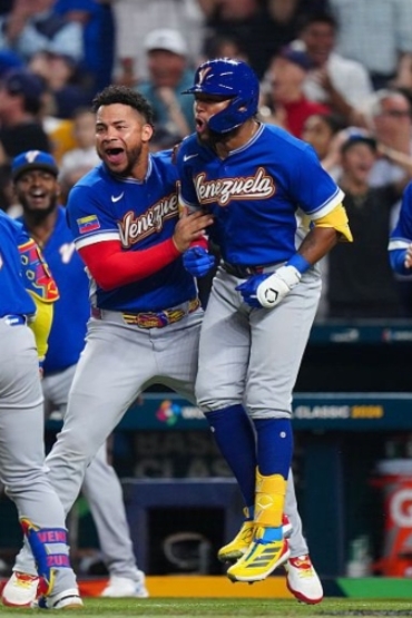 venezuela-destrona-a-japon-a-fuerza-de-batazos-y-se-mete-en-las-semifinales-del-clasico-mundial-57727