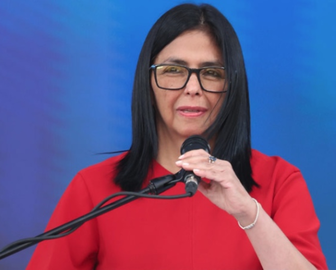 "Extendemos nuestros deseos de buena voluntad, así como a los asistentes a la Cena de Corresponsales. La violencia nunca será una opción para quienes defendemos las banderas de la paz", escribió la mandataria en sus redes sociales