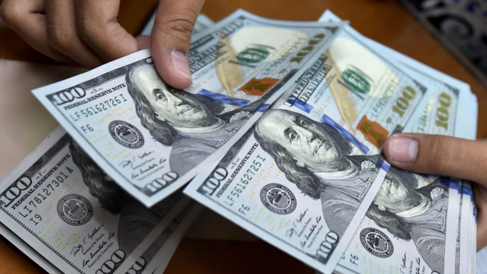 cnne-1276332-dolares-varios.webp