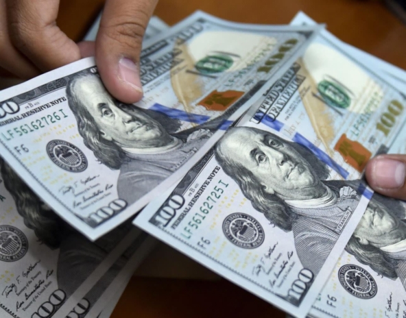 cnne-1276332-dolares-varios