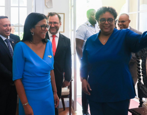 primera-ministra-de-barbados-recibio-a-la-presidenta-encargada-cortesia-59930