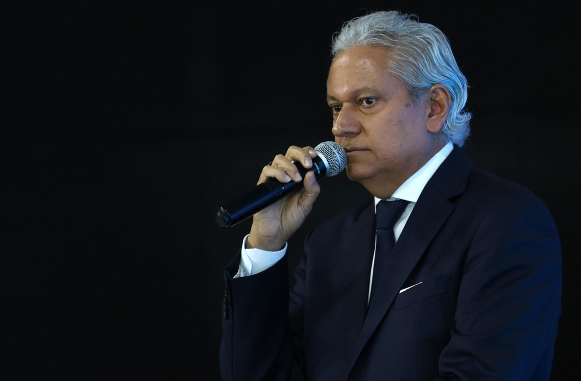 AME9534. CIUDAD DE PANAMÁ (PANAMÁ), 05/05/2026.- El presidente de la Cámara de Empresarios y Ejecutivos Venezolanos en el Exterior (Cavex), Orlando Soto, habla durante la II Cumbre Anual de la Cavex este martes, en Ciudad de Panamá (Panamá). La inversión venezolana en cerca de una decena de países de América Latina, que superaría los 10.000 millones de dólares, permanecerá en ellos, pese a la expectativa frente a los cambios en Venezuela, dijo Soto. EFE/ Carlos Lemos