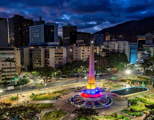 alcaldia-de-chacao-celebrara-a-los-padres-con-un-concierto-de-luis-silva-en-la-plaza-altamira-7744