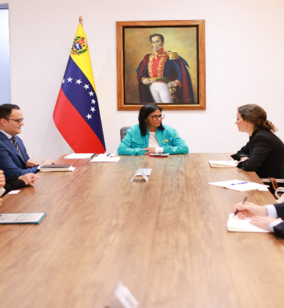 delcy-rodriguez-con-susana-cordeiro-guerra-vicepresidenta-para-america-latina-del-banco-mundial-60908