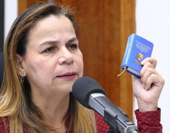 iris-varela-delcy-rodriguez-es-la-unica-persona-responsable-de-dirigir-al-pais-60646 (1)