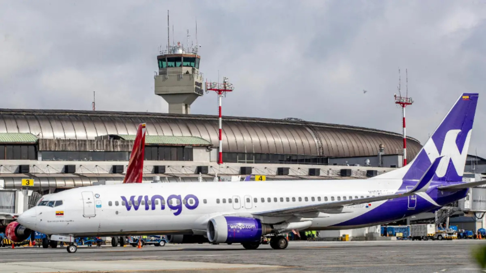 avion-de-la-aerolinea-wingo-61839