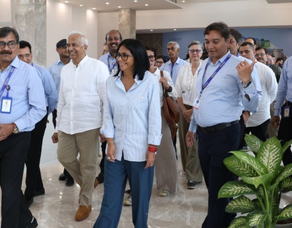delcy-rodriguez-invita-a-petroleras-indias-a-venezuela-para-atraer-mas-inversiones-62059