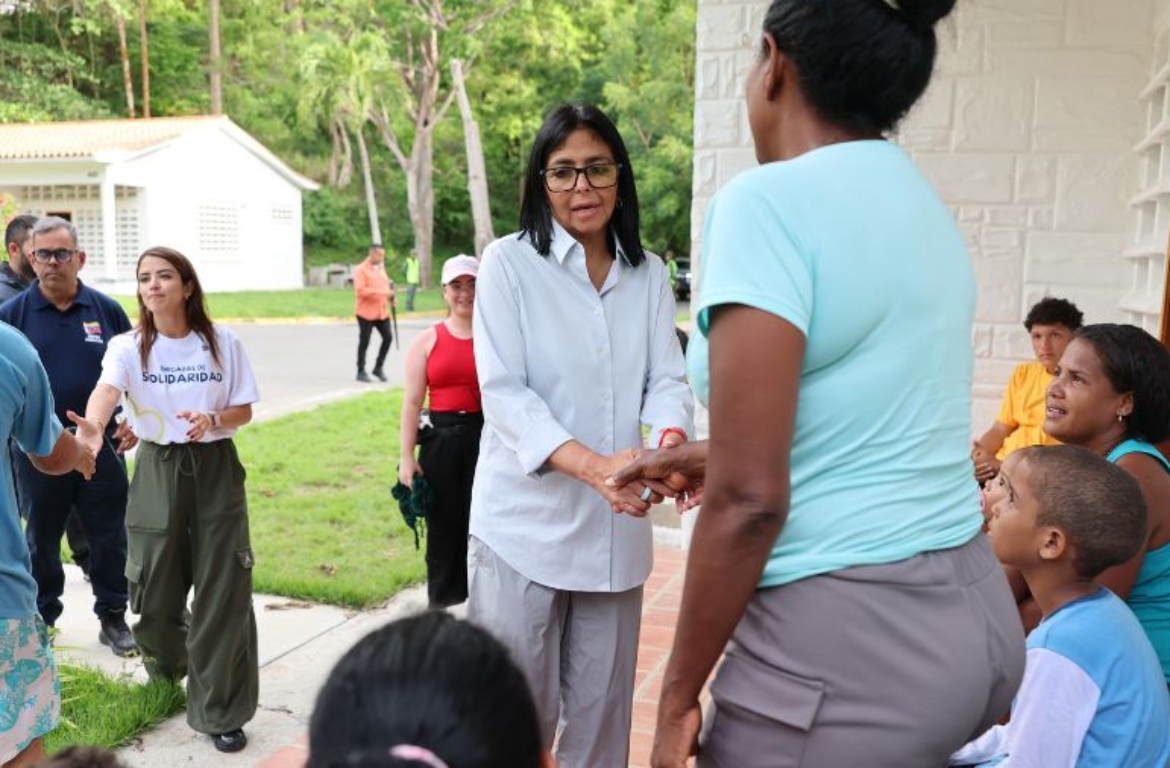 delcy-rodriguez-superviso-el-despliegue-logistico-y-de-atencion-en-la-ciudad-vacacional-los-caracas-63900