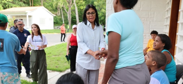 delcy-rodriguez-superviso-el-despliegue-logistico-y-de-atencion-en-la-ciudad-vacacional-los-caracas-63900